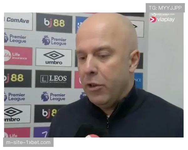 斯洛特批评角球挤地铁战术 怀念巴萨风格但承认英超竞争激烈