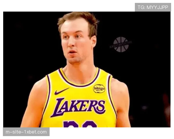 湖人无球跑动战术 肯纳德利用掩护摆脱防守接球出手 湖人无球跑动战术 肯纳德利用掩护摆脱防守接球出手