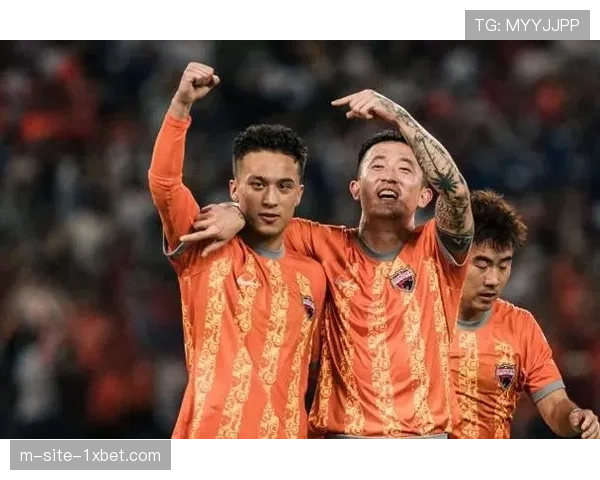 夏合扎提持球推进敢做动作 新鹏城小将短暂出场无明显失误